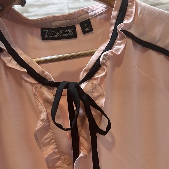 7TH AVENUE New York & Company Blouse - Picture 7 of 7